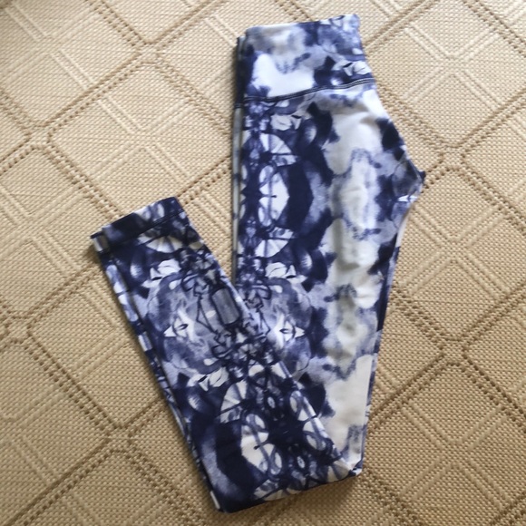 Lululemon Wunder Under Ink Blot leggings Size 4 ❤️ - Picture 4 of 6